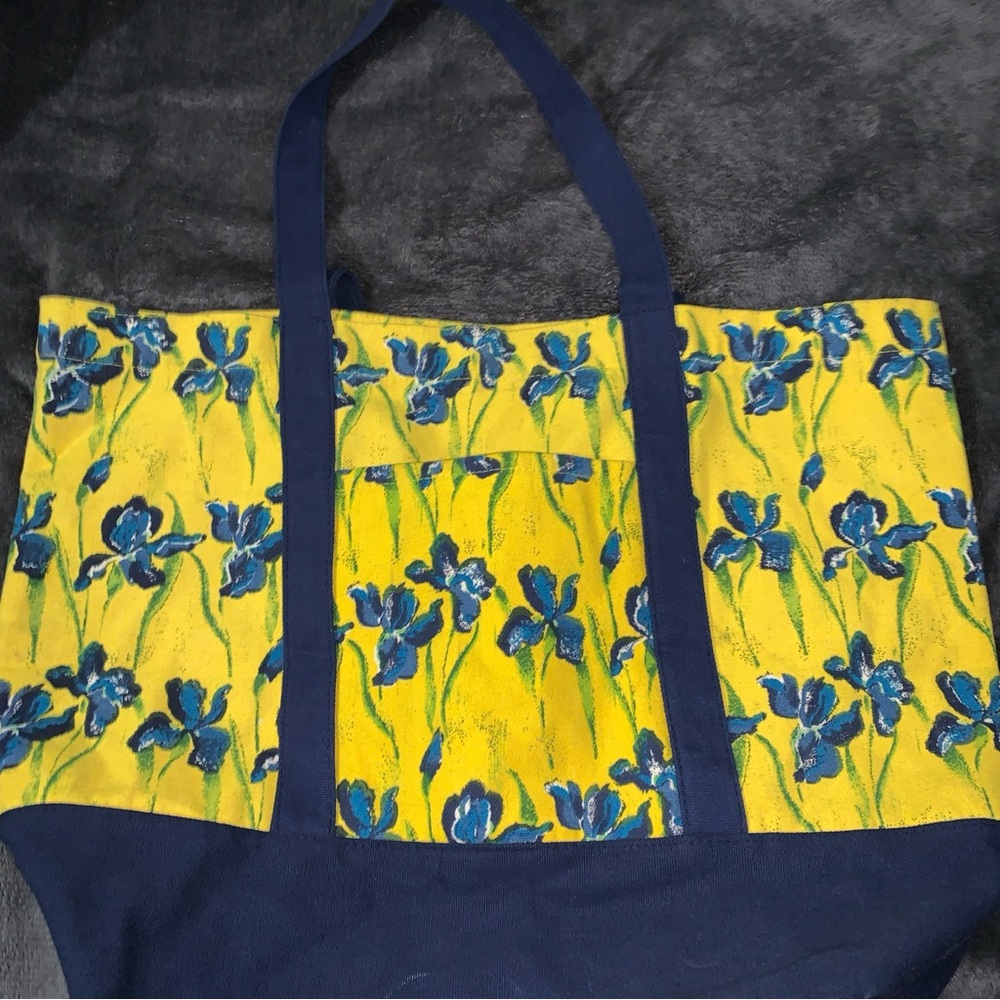 Vintage y2k Faded Yellow
Floral Iris Canvas Tote Bag Fantastic Condition!!!